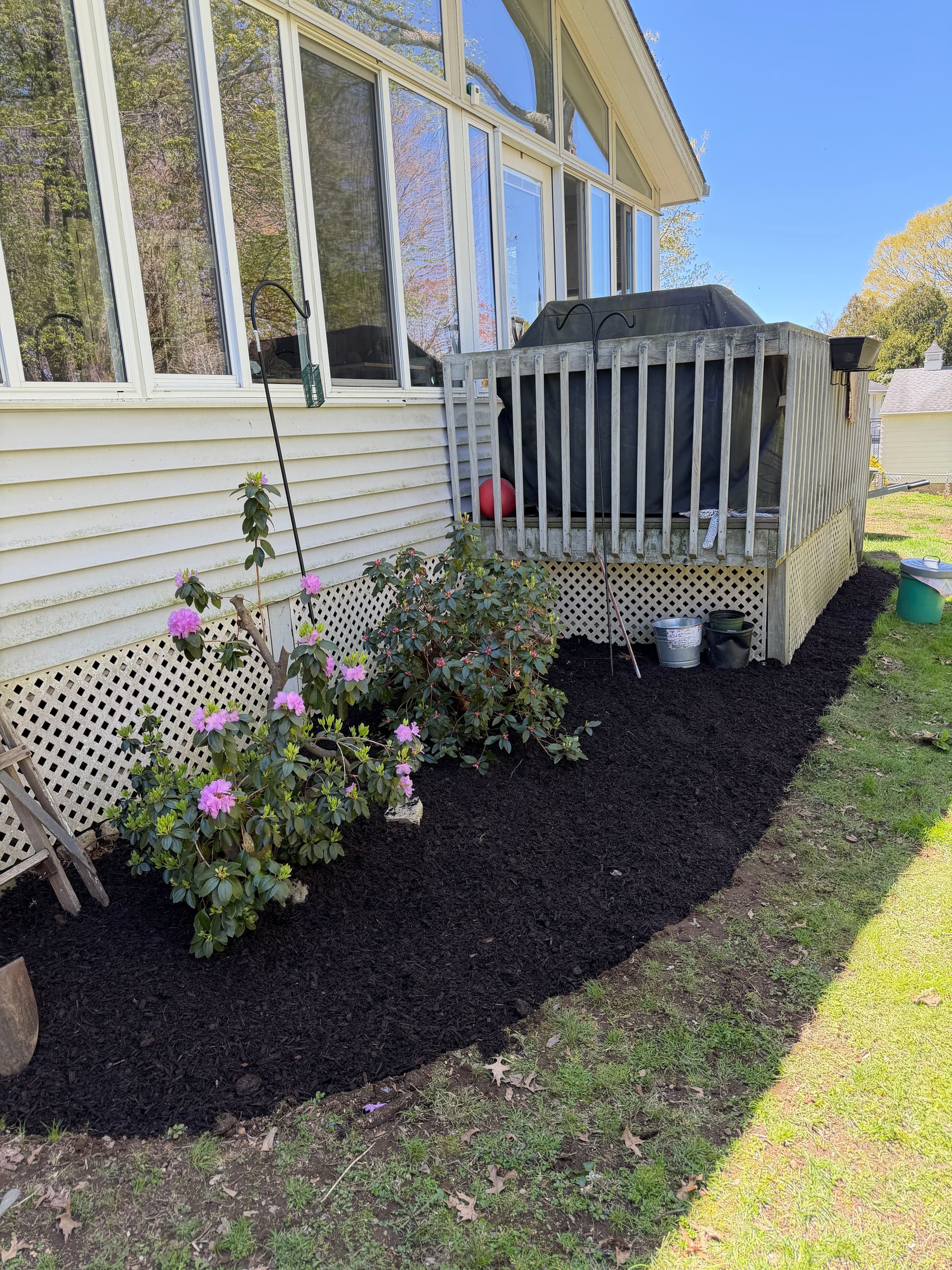 Gallery photos for Fresh Mulch and New Plantings in Madison CT: Image #4