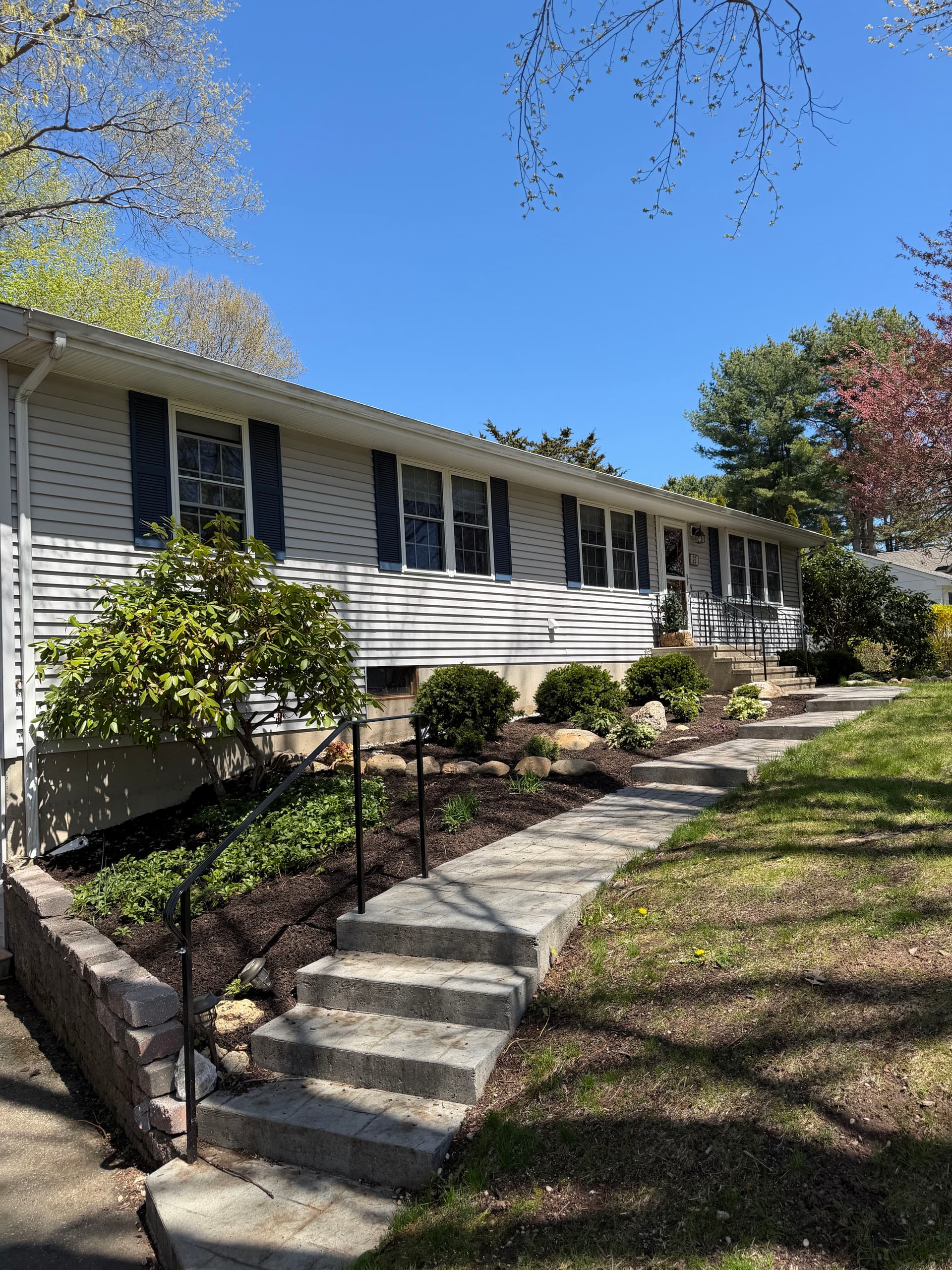 Gallery photos for Fresh Mulch and New Plantings in Madison CT: Image #1