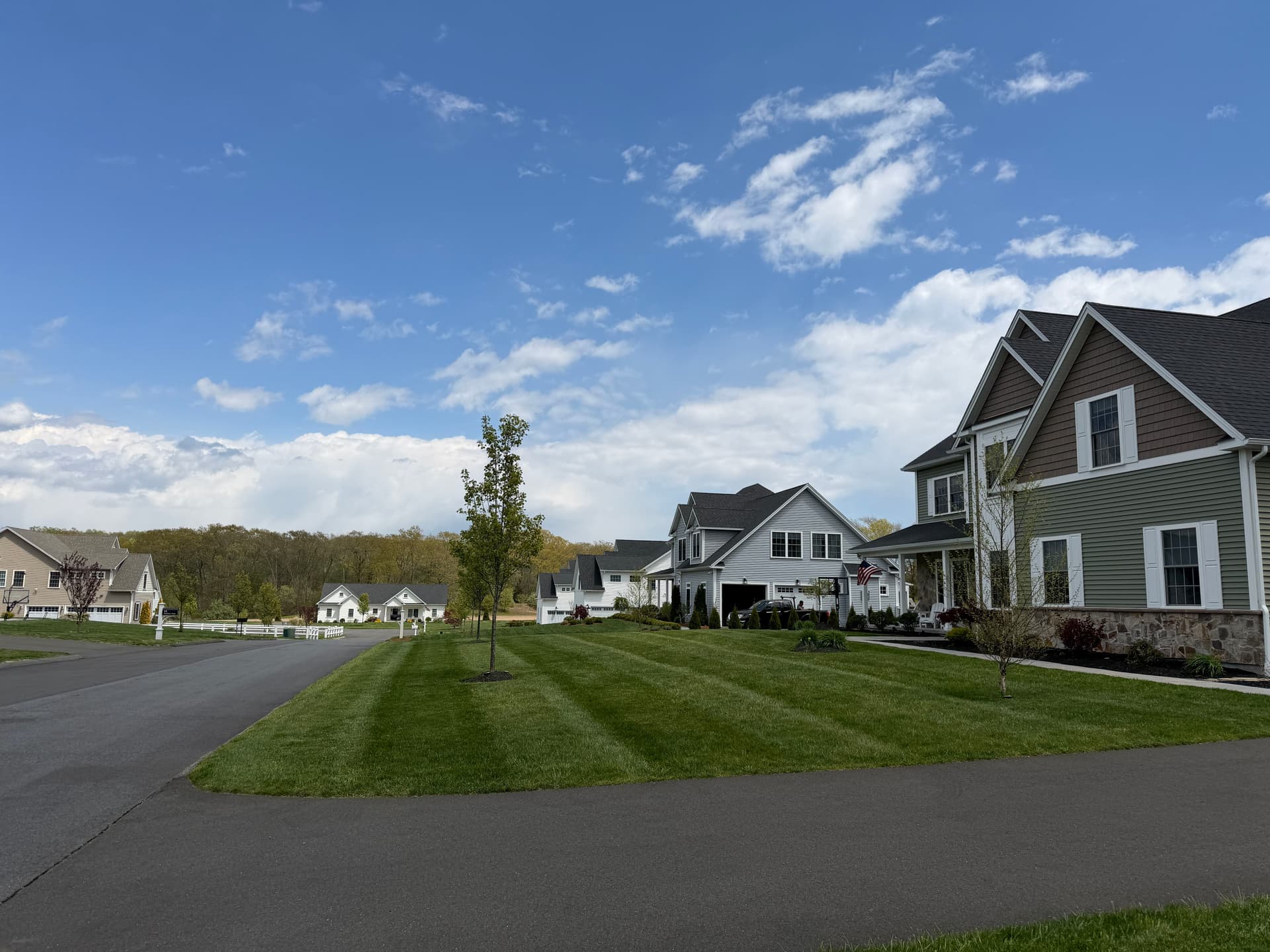Gallery photos for Weekly Lawn Mowing Service Keeping Madison CT Yards Sharp: Image #2