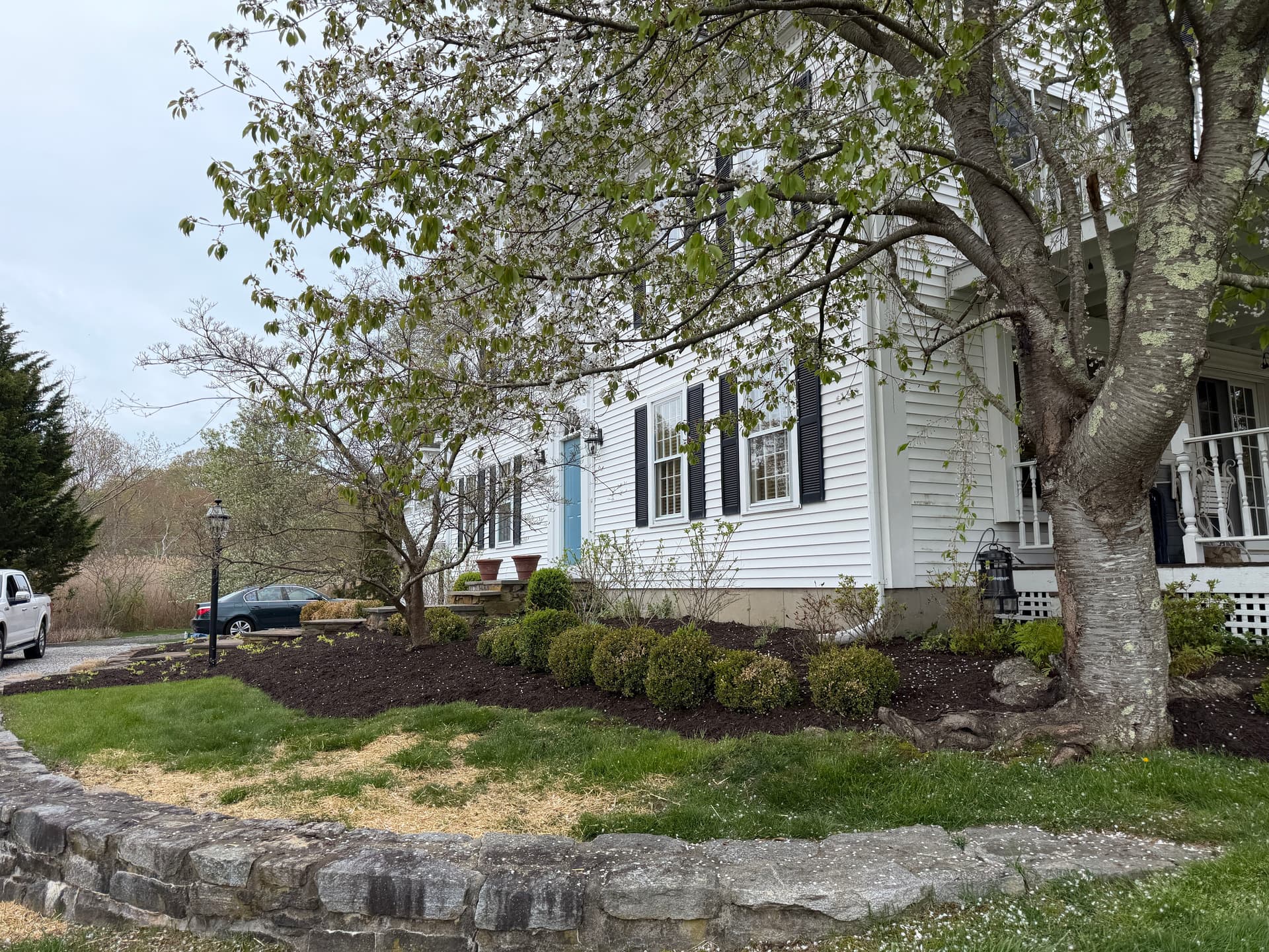 Gallery photos for Fresh Mulch Installation Gives Madison Home a Clean Edge: Image #1