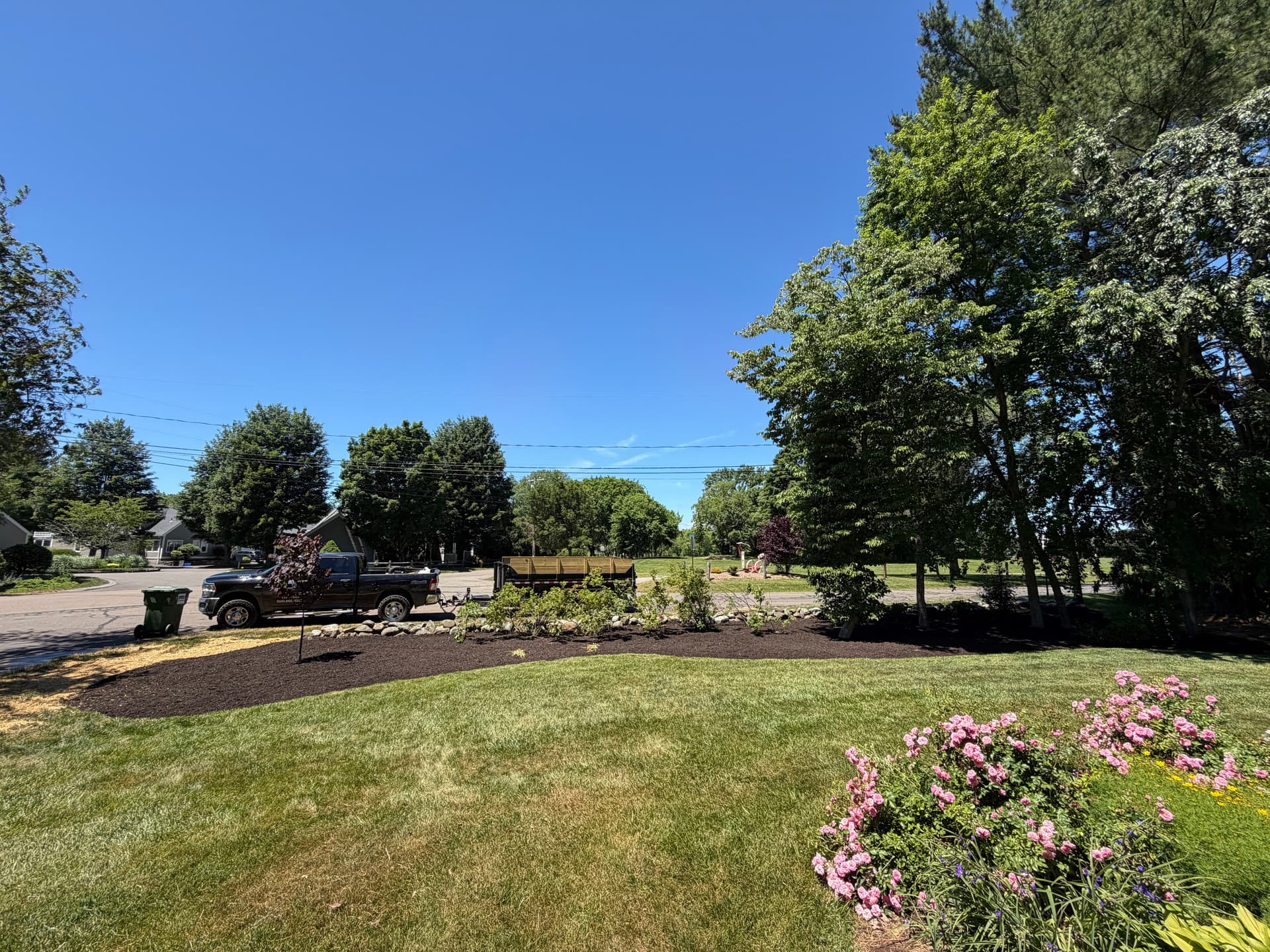 Gallery photos for Full Landscape Cleanup and Bed Refresh in Guilford CT: Image #2