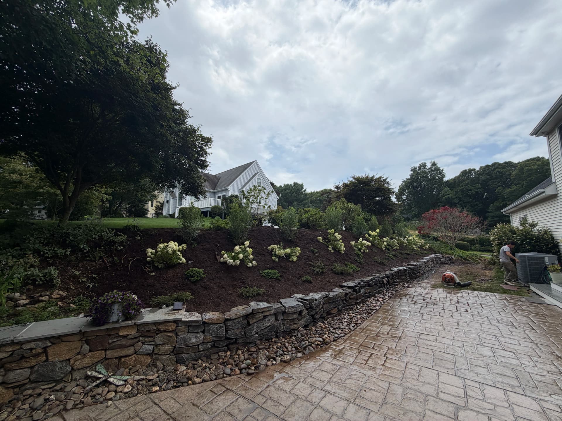 Gallery photos for Vermont Crystal Dry Stack Wall with Plantings and Mulch: Image #1